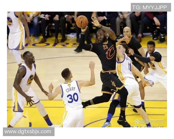 2015年NBA总决赛第五场勇士与骑士的激烈对决回顾与精彩瞬间分析